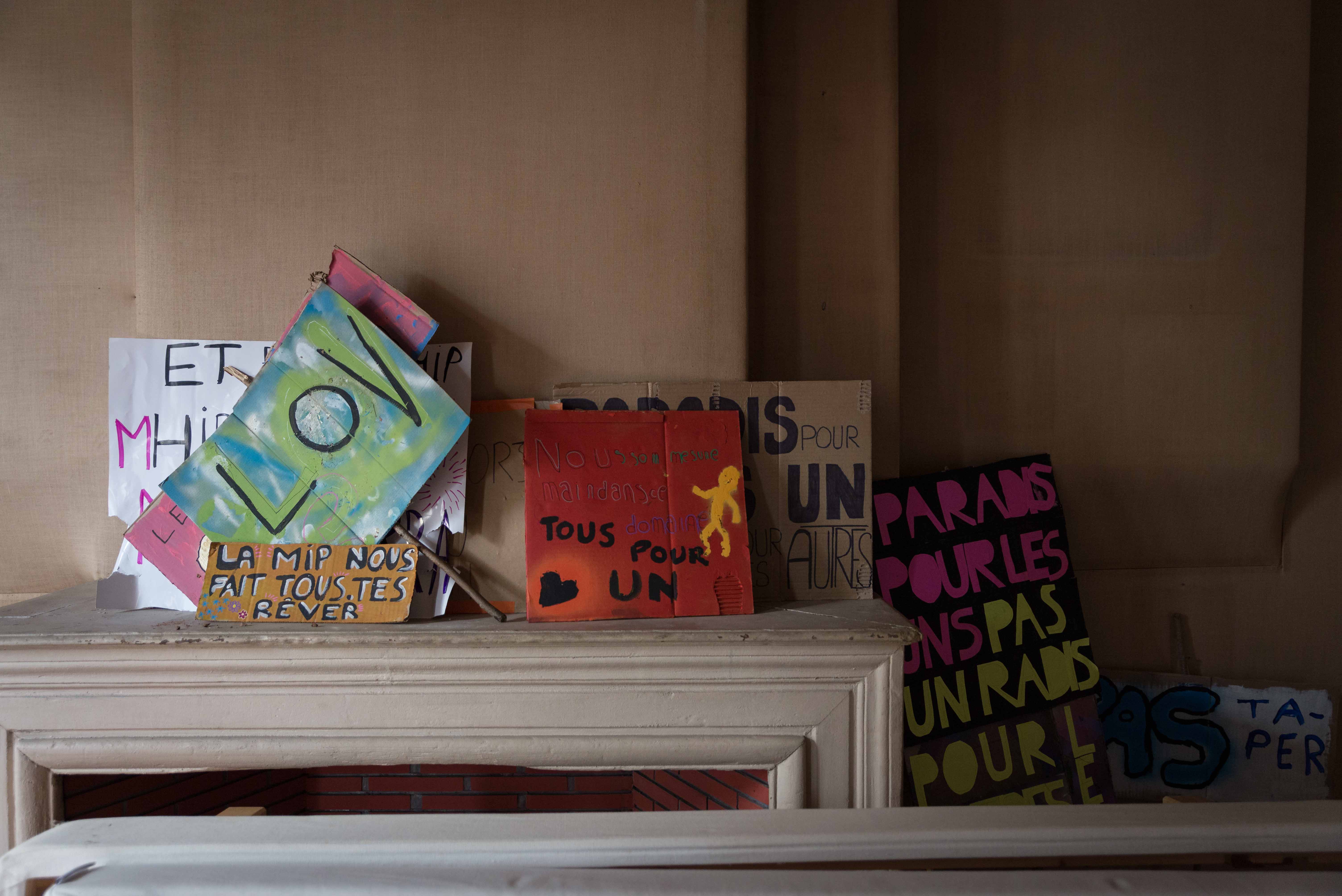 Pancartes pour manifestation de la MIP
